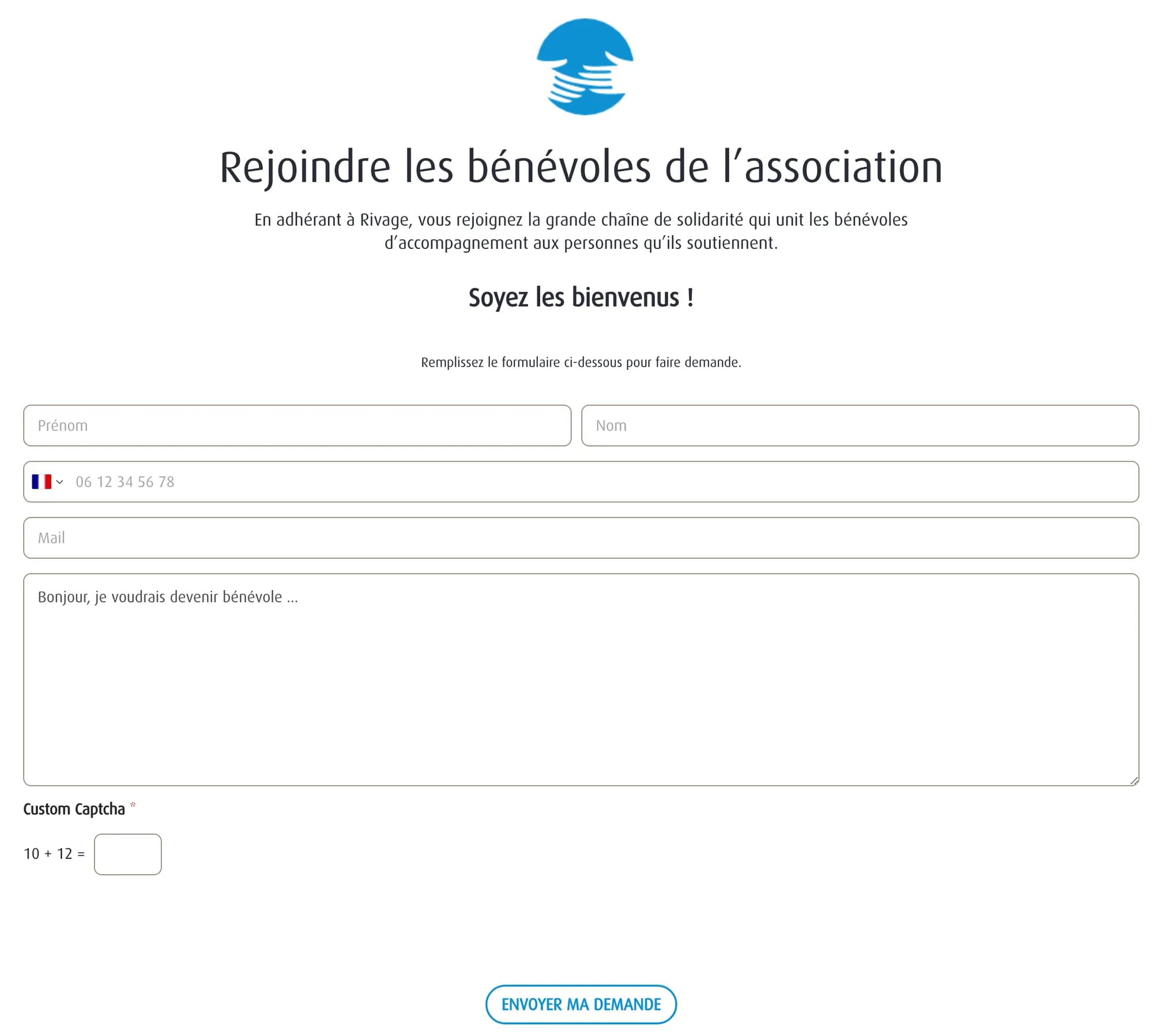La page Rejoindre les bénévoles : prénom, nom, téléphone avec indicatif pays, e-mail, un message déjà commencé par « Bonjour, je voudrais devenir bénévole », un calcul anti-robot et le bouton Envoyer ma demande.