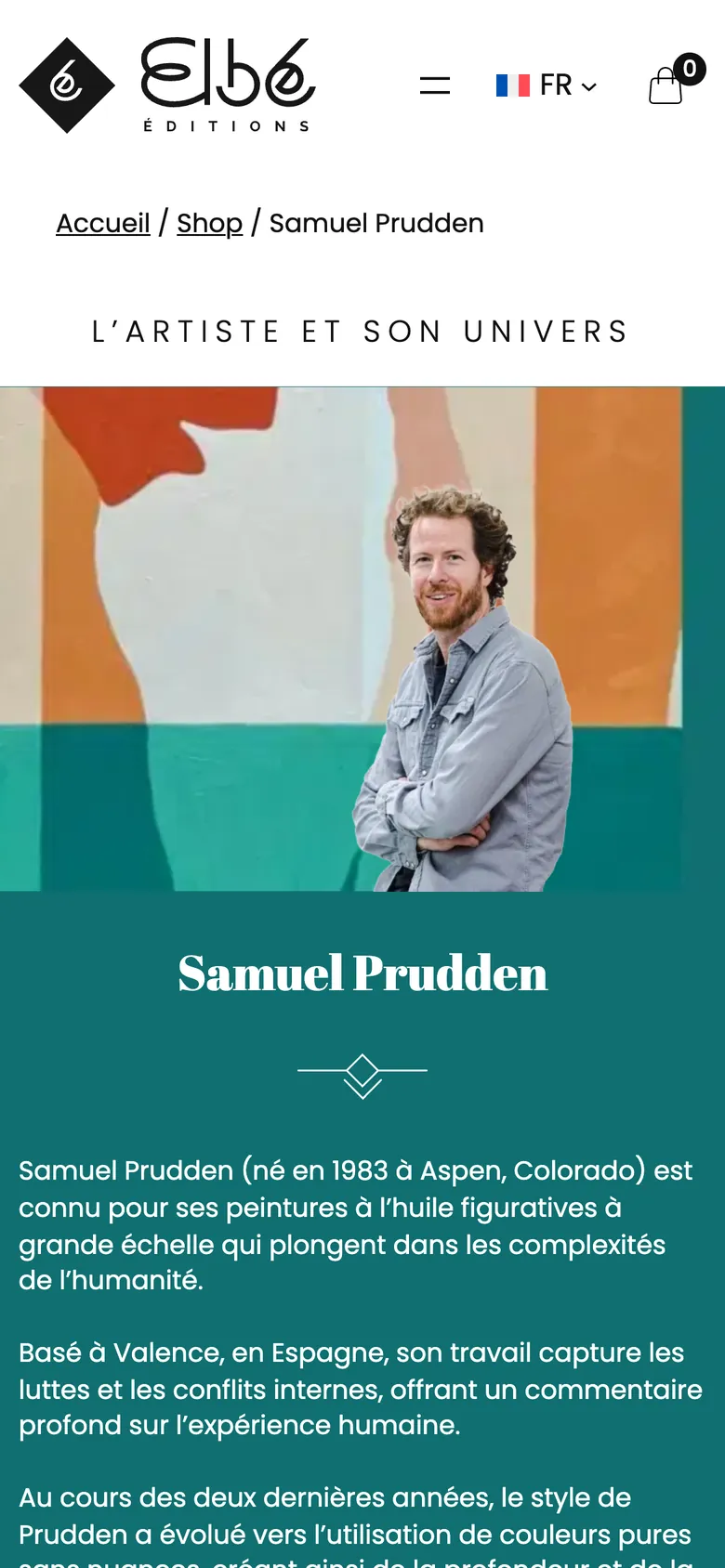 Page de Samuel Prudden sur smartphone : « L'artiste et son univers », sa photo devant une toile, puis son nom et sa biographie sur l'aplat vert d'eau.